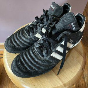 Adidas Soccer Shoes, Team Mundial. Size 10.